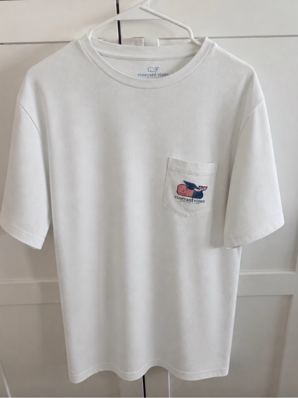 Vineyard Vines White Short-Sleeve Pocket Tee with Peach Graphic